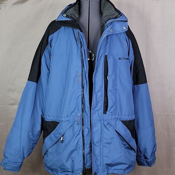 AMERICAN EAGLE PERFORMANCE Hooded Jacket Medium - Picture 13 of 16